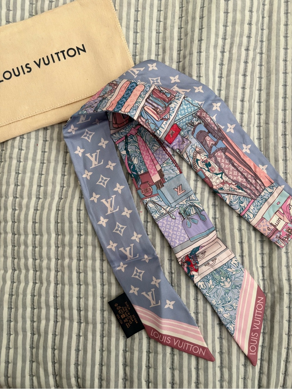 Scarves & Wraps - Picture 4 of 4
